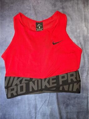 Nike pro workout top